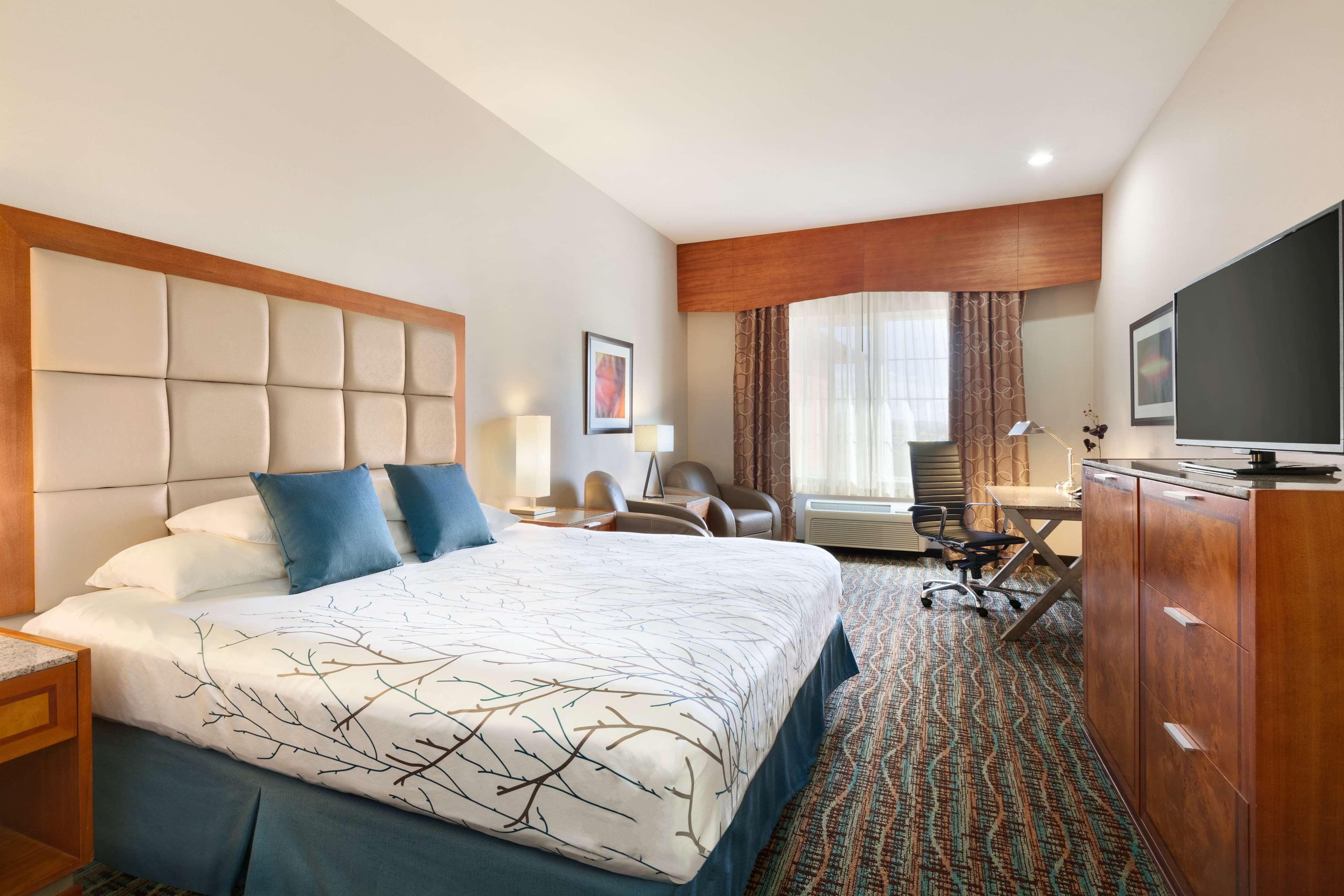 Best Western Plus Peppertree Inn At Omak Exterior foto