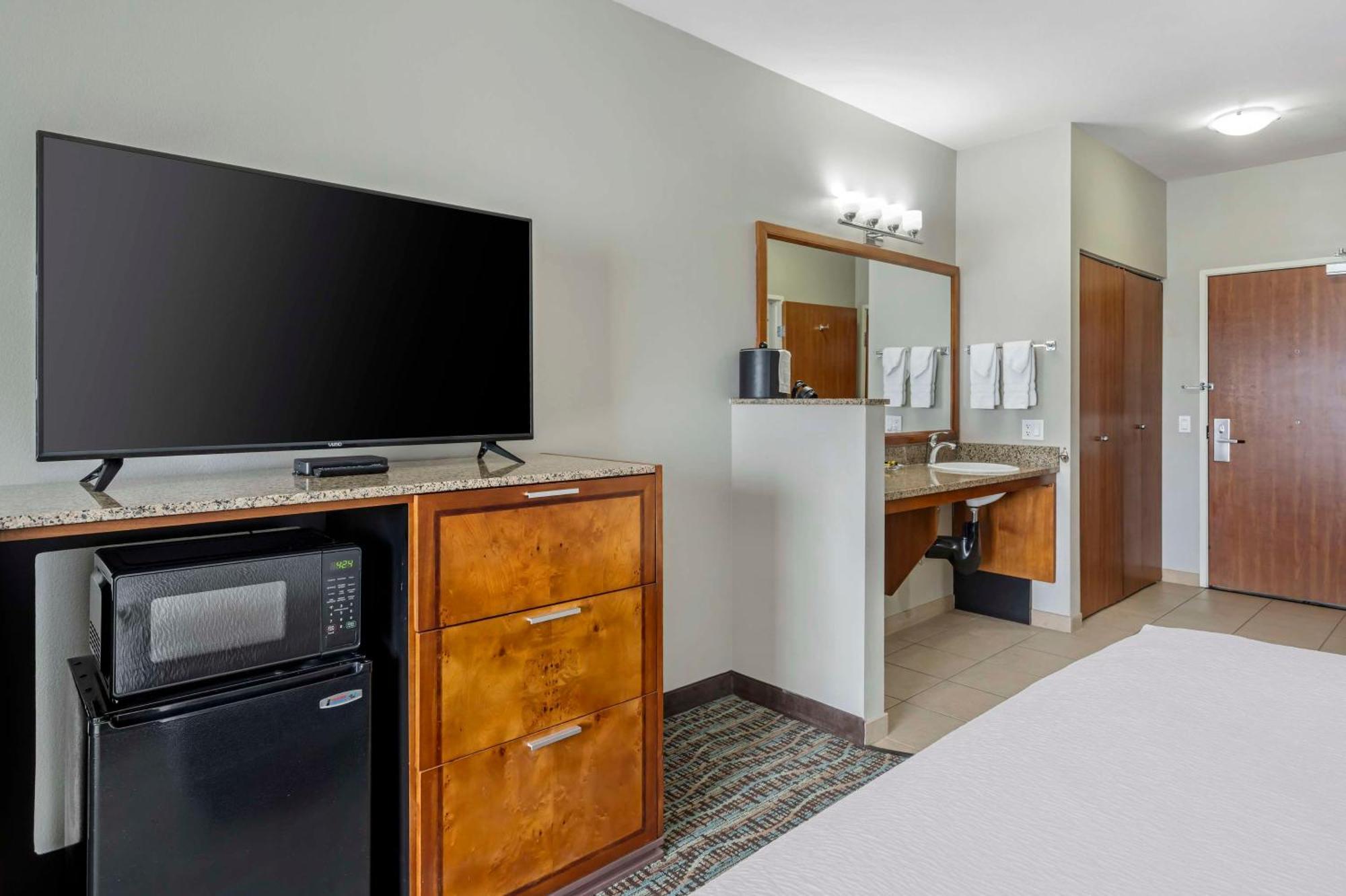 Best Western Plus Peppertree Inn At Omak Exterior foto